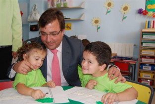 Inauguran en Romangordo un colegio con 14 alumnos después de haber estado 20 años sin escuelas