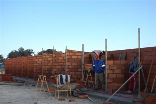 Apto prevé concluir antes de fin de año su hotel canino y el centro de ayuda para terapia con perros