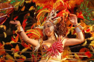 Cristina Casares, una joven de 18 años que quiere ser azafata, es nombrada reina del Carnaval de Navalmoral