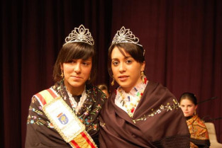 Puesta de largo de las reinas y damas del Carnaval de Navalmoral, que fueron coronadas el sábado