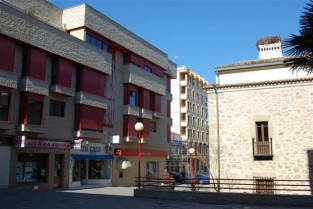 El actor Luis Cuenca, el ex alcalde Tomás Yuste y el cura David González tendrán sus calles en Navalmoral