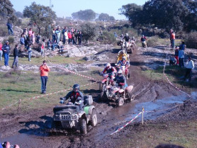 Unas 200 motos y quads han participado en la III Ruta Naharro organizada en Mata de Alcántara