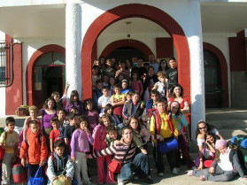 El Albergue de la Casa de Misericordia de Alcuéscar acoge un acto con niños de Cáceres y Sierra de Fuentes