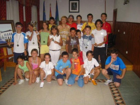 El Ayuntamiento de Aliseda entrega los trofeos y medallas a los participantes de las actividades deportivas