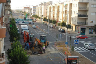 Problemas en un colector paralizan de nuevo los trabajos de la avenida de Pureza Canelo de Moraleja