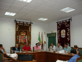 El alcalde de Alcántara no convoca un pleno ordinario al carecer de secretario, denuncia el PSOE