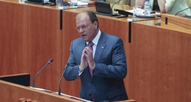 Monago ya es presidente de la Junta de Extremadura gracias a los 32 votos del PP y las tres abstenciones de IU