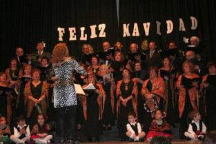 Cerca de 200 niños participan en el tradicional Festival de Villancicos de Valencia de Alcántara