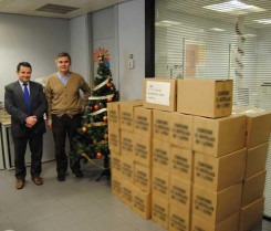 El Ayuntamiento de Valencia de Alcántara y La Caixa donan lotes de alimentos a los más necesitados