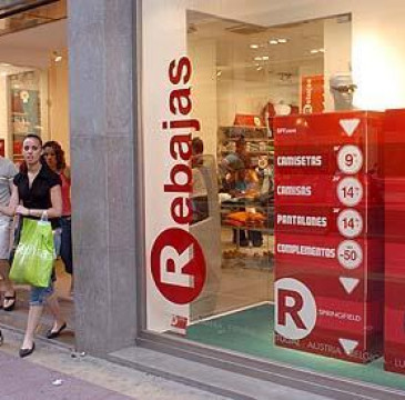 Zamora guarda silencio por las víctimas del atentado de Barcelona 