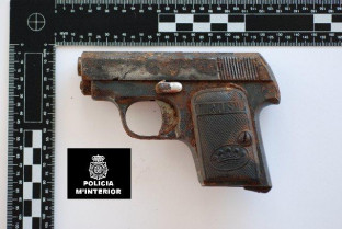 Un hombre de 60 años ha sido detenido por agentes del Cuerpo de Policía en Cáceres por tenencia ilícita de armas