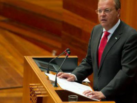 Monago sale fortalecido tras el fracaso de la moción de censura del socialista Fernández Vara