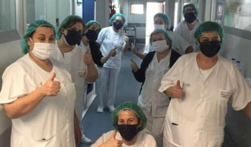 Lluvia de mascarillas gracias a la solidaridad de un grupo de voluntarias costureras de Acebo