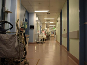 Más de un centenar de pacientes permanece ingresado por Covid-19 en los hospitales de la región