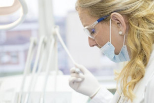 Extremadura continúa realizando más test rápidos que pruebas PCR para detectar el coronavirus