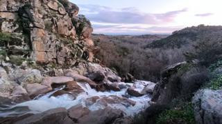 Un joven madrileño de 20 años de edad muere tras precipitarse al vacío en la Cascada del Diablo