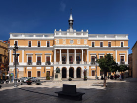 CSIF exige una mejora salarial para los empleados municipales y amenaza con movilizaciones en Badajoz