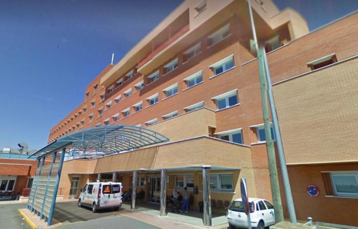 Tres personas evacuadas al Hospital de Coria tras incendiarse una casa en Holguera