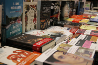 Jaraíz de la Vera llena su fin de semana de literatura, cultura y circo con la Feria del Libro