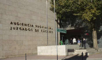 La joven de Cilleros investigada por la muerte de su bebé será juzgada por un jurado popular en Cáceres