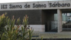 El instituto Santa Bárbara de Plasencia sufre un desprendimiento parcial de su fachada