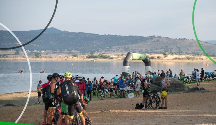 Peloche celebrará este domingo su habitual triatlón en su playa de bandera azul