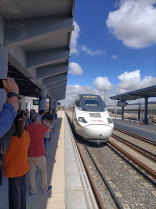 La Junta firma un contrato con RENFE para asegurar los servicios ferroviarios de media distancia