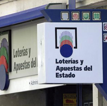 Zamora guarda silencio por las víctimas del atentado de Barcelona 