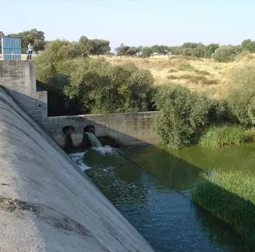 Zamora guarda silencio por las víctimas del atentado de Barcelona 