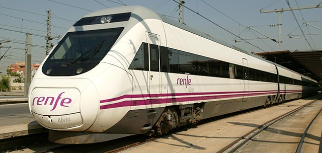 Suspendida la circulación de trenes de media distancia y el Alvia en Extremadura