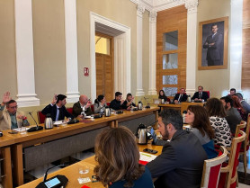 Cáceres destina más de 475.000 euros a ayudas al alquiler y natalidad