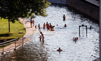 El canal de baños de La Isla de Plasencia abre este lunes al público