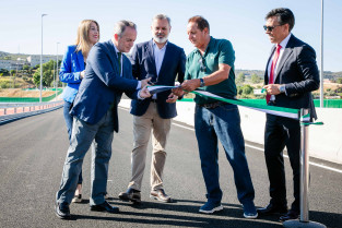 Guardiola inaugura un nuevo vial que descongestionará el centro de Plasencia