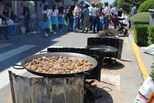 Cañamero se comerá la popular «paella de Fairy» el próximo 6 de junio