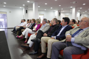 La Junta lanza una oferta de certificados profesionales y grados para trabajar en la futura gigafactoría de Navalmoral