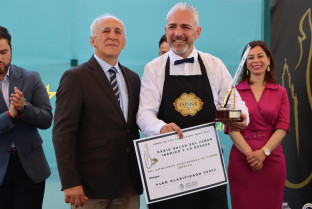 Carlos Muñoz López gana el XVI Concurso Nacional de Cortadores de Jerez de los Caballeros