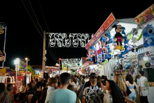 ‘Suspiro de San Juan’, el cartel que anuncia la Feria de Badajoz
