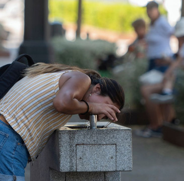 Zamora guarda silencio por las víctimas del atentado de Barcelona 