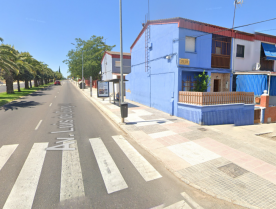Un ciclista resulta herido grave tras sufrir un accidente con un bus urbano en Badajoz