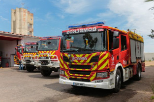 Controlado un incendio en una nave de forraje en Montijo