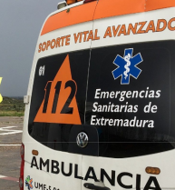 Herido grave un camionero al salirse de la vía y volcar en Valverde de Burguillos