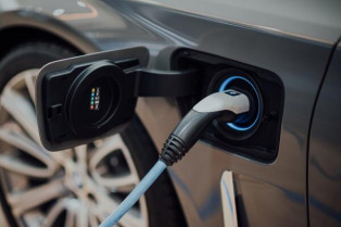 Extremadura agiliza la instalación de cargadores para coches eléctricos