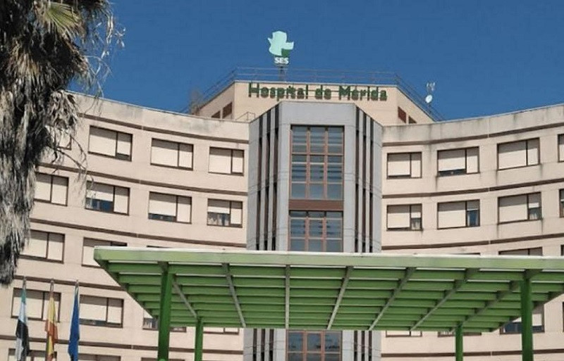 Un accidente mientras trabajaba con hierro fundido deja un herido grave en Mérida