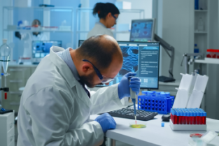 Más de 110.000 euros para impulsar la investigación oncológica en Cáceres y Badajoz