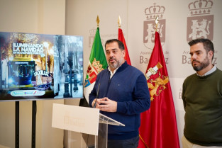 Más de 150 mayores disfrutarán de las luces navideñas en transporte público