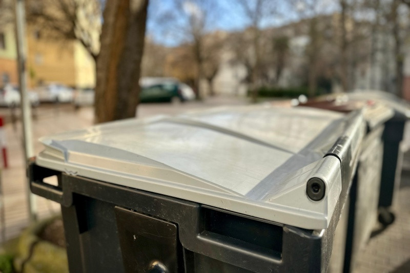Talayuela llama al civismo ante el mal uso de los contenedores de basura