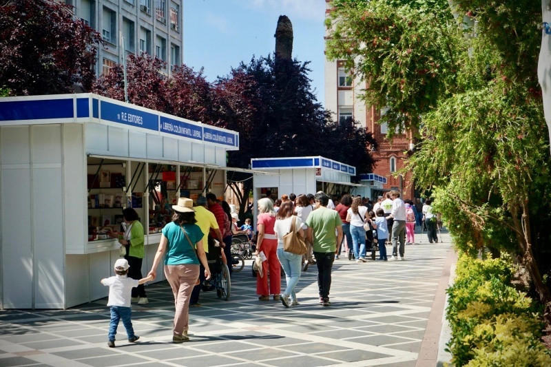 La Feria del Libro de Badajoz arranca este viernes con más de 40 casetas y autores destacados