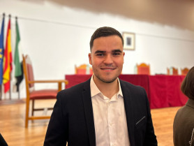 Así es Alejandro Madejón, alcalde de Calzadilla y el más joven de la provincia de Cáceres