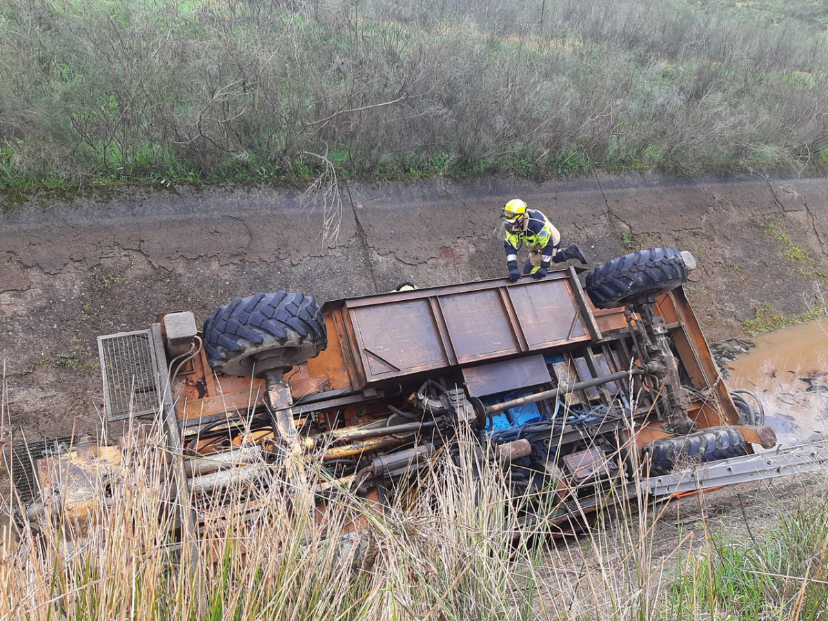 Accidente mortal autobomba de hormigón en el Canal del Alagón (1)