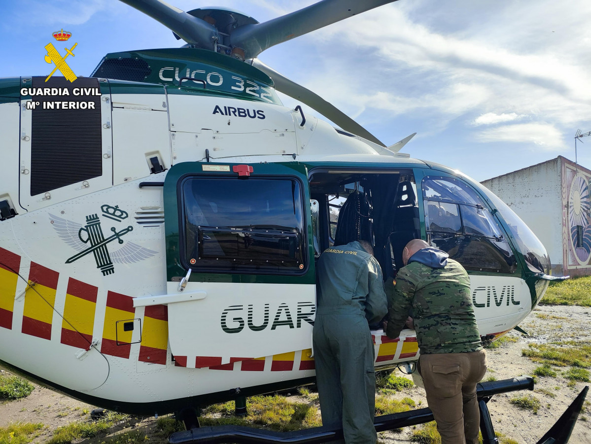 Helicóptero guardia civil búsqueda